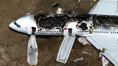 747 live no support channel|Passenger plane crashes in remote China .